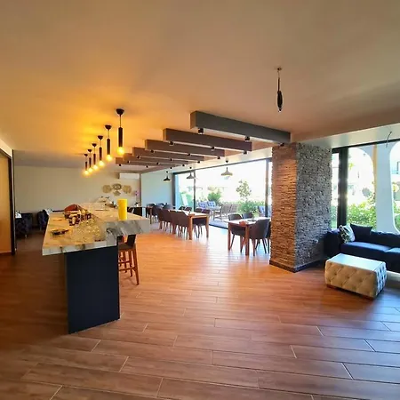 Full Aktiviteli Merkezi Konumda Tatil *