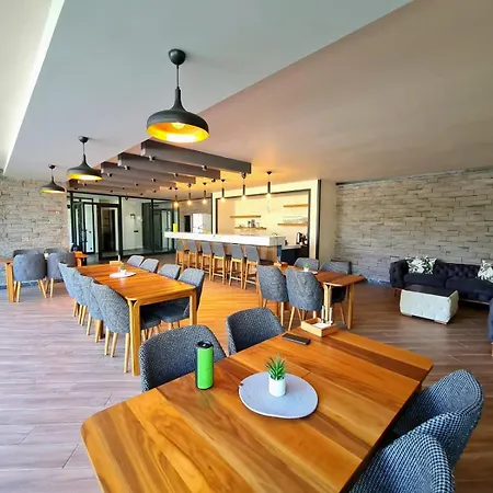 Full Aktiviteli Merkezi Konumda Tatil